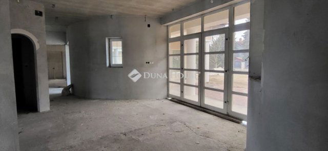 Eladó családi ház, Cegléden 175 M Ft, 4 szobás