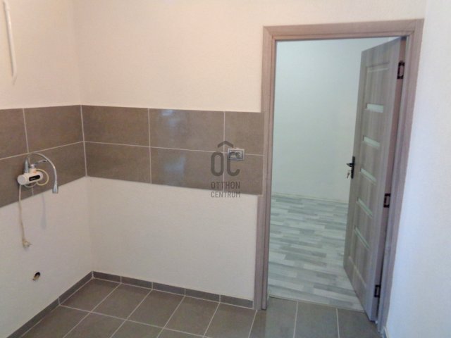 Eladó téglalakás, Kecskeméten 41 M Ft, 2 szobás