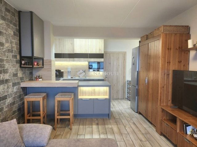 Eladó téglalakás, Pécsett 69.9 M Ft, 3 szobás