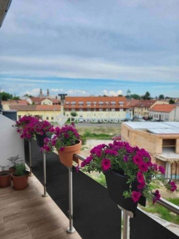 Eladó téglalakás, Szombathelyen 71.6 M Ft, 3 szobás