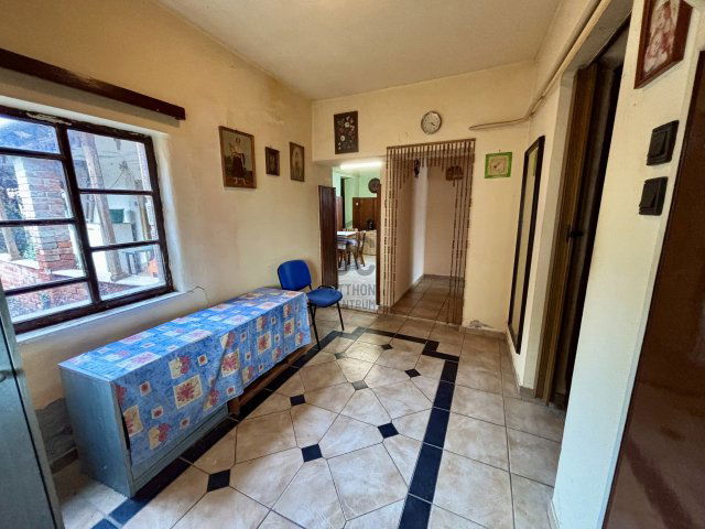 Eladó családi ház, Szegeden 44.7 M Ft, 2 szobás