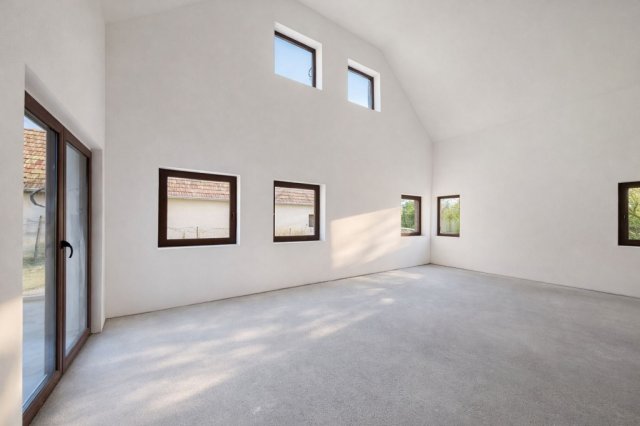 Eladó családi ház, Vértesacsán 137.5 M Ft, 9 szobás