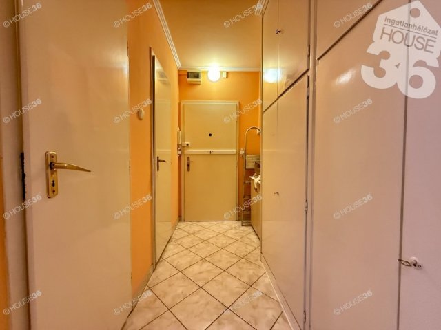 Eladó panellakás, Kecskeméten 45.9 M Ft, 2 szobás