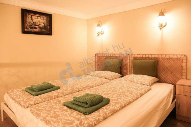 Kiadó téglalakás, albérlet, VI. kerületben, Andrássy úton