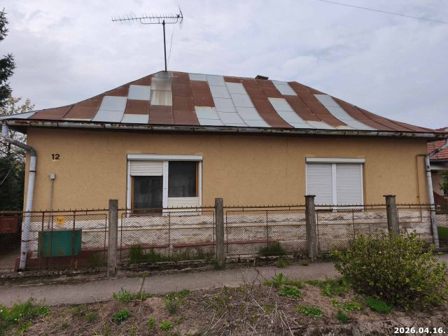 Eladó családi ház, Mándokon 0.1 M Ft, 2 szobás
