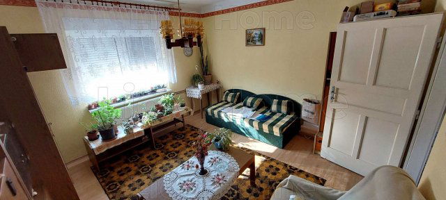 Eladó családi ház, Balatonendréden 69 M Ft, 10 szobás