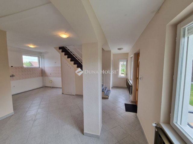 Eladó családi ház, Gárdonyban 74.9 M Ft, 5 szobás