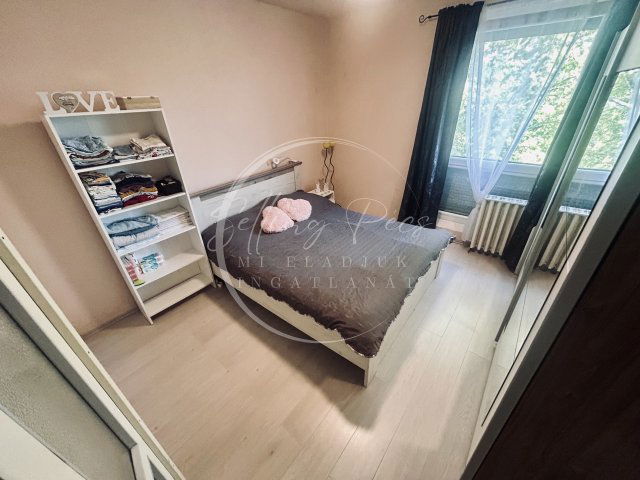 Eladó panellakás, Pécsett, Csikor Kálmán utcában 48.58 M Ft