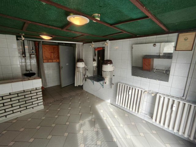 Eladó üzlethelyiség, Szegeden, Sárosi utcában 19.5 M Ft