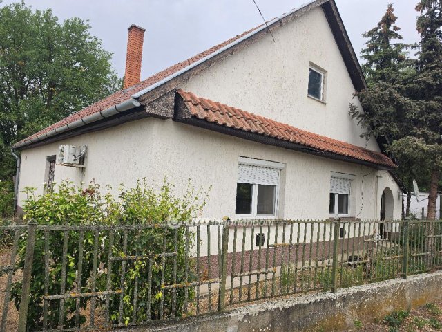 Eladó családi ház, Tápiószőlősön 32.9 M Ft, 3 szobás