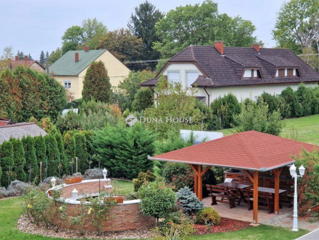 Eladó családi ház, Gyenesdiáson 260 M Ft, 1 szobás