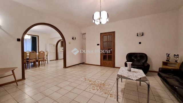 Eladó családi ház, Balatonfüreden 289.99 M Ft, 5 szobás