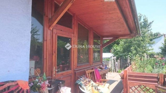 Eladó családi ház, Budapesten, XV. kerületben 198 M Ft, 6 szobás