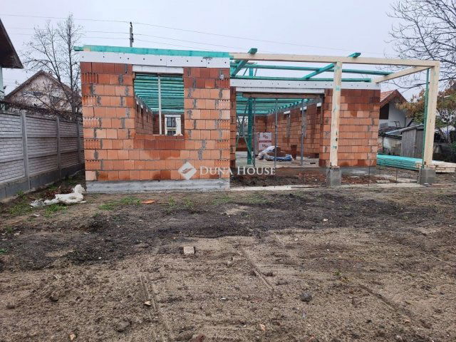 Eladó családi ház, Szigetszentmiklóson 145 M Ft, 5 szobás