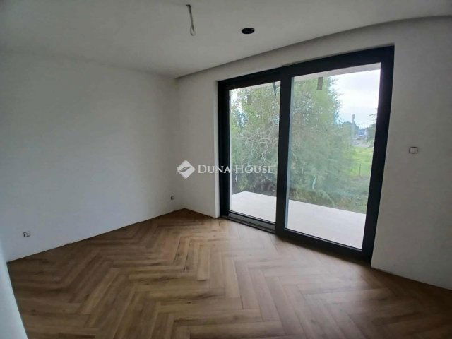 Eladó sorház, Debrecenben 220 M Ft, 4 szobás