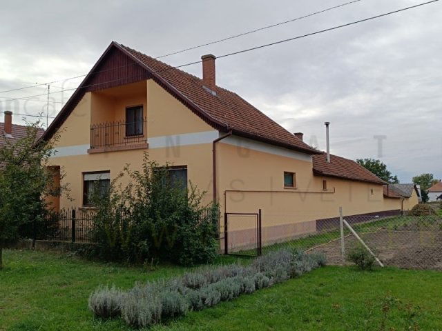 Eladó családi ház, Nagyszénáson 28.9 M Ft, 3+1 szobás