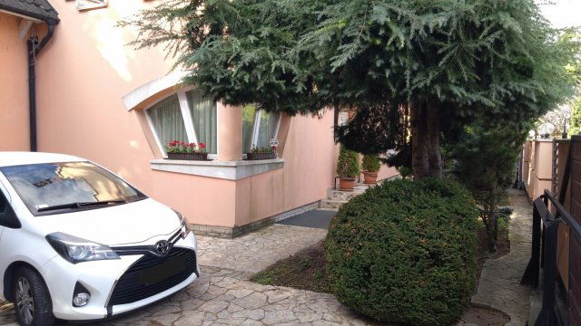 Eladó családi ház, Csömörön 274.9 M Ft, 5 szobás