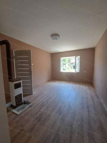 Eladó téglalakás, Tatán 29.99 M Ft, 2 szobás