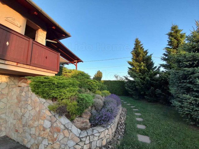 Eladó családi ház, Siófokon 158.9 M Ft, 4 szobás