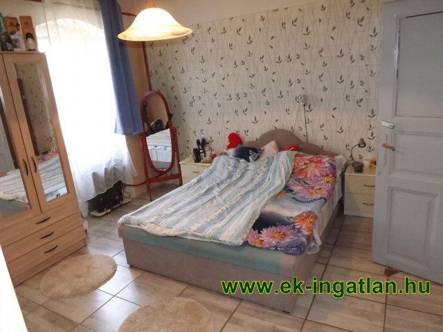 Eladó családi ház, Martonvásáron 62 M Ft, 3 szobás