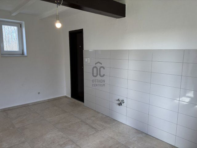 Eladó családi ház, Szentkirályon 26 M Ft, 1 szobás