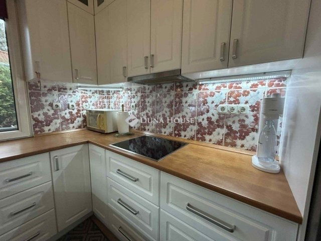 Eladó családi ház, Vecsésen 144.9 M Ft, 4 szobás