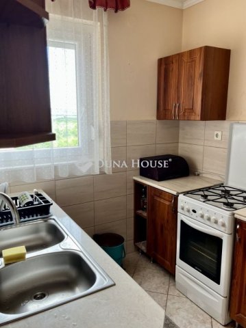 Eladó téglalakás, Gyöngyösön, Warga László utcában 39.9 M Ft