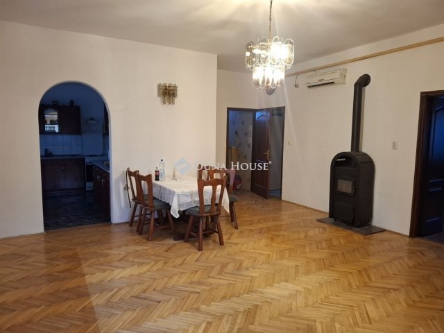 Eladó családi ház, Szegeden 165.9 M Ft, 3 szobás