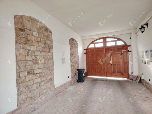 Kiadó családi ház, albérlet, Székesfehérvárott 250 E Ft / hó
