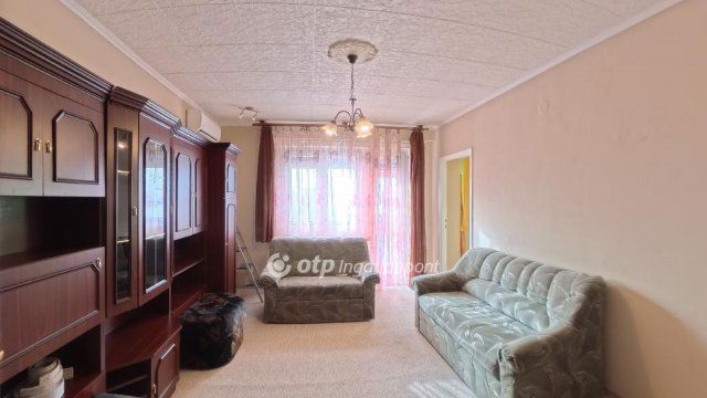 Eladó téglalakás, Mezőkövesden 36.5 M Ft, 2 szobás