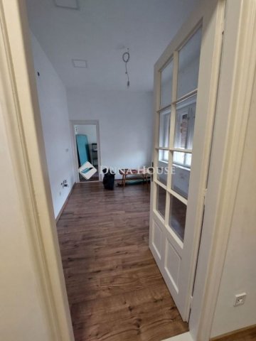 Eladó téglalakás, Baján 32.99 M Ft, 2 szobás