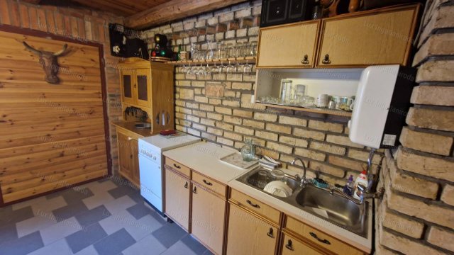 Eladó családi ház, Csolnokon 12.5 M Ft, 1 szobás