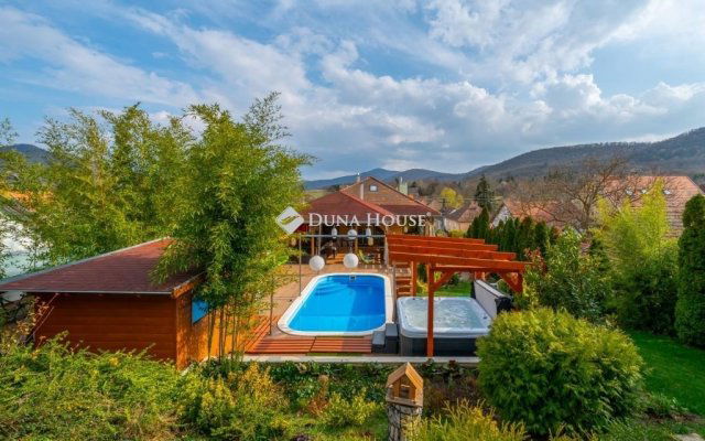 Eladó családi ház, Pilismaróton 248 M Ft, 6 szobás