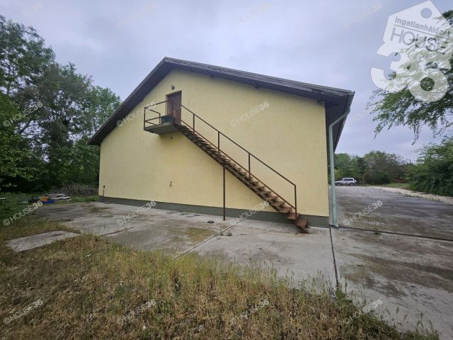 Eladó ipari ingatlan, Kecskeméten 110 M Ft / költözzbe.hu