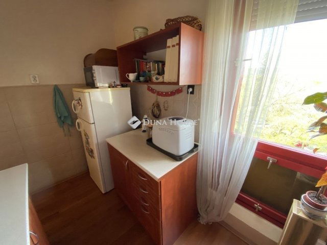 Eladó panellakás, Pécsett 36.9 M Ft, 2 szobás