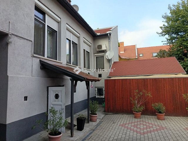 Eladó családi ház, Szegeden, József Attila sugárúton 269 M Ft