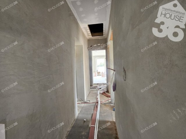 Eladó családi ház, Kecskeméten 126.9 M Ft, 4 szobás