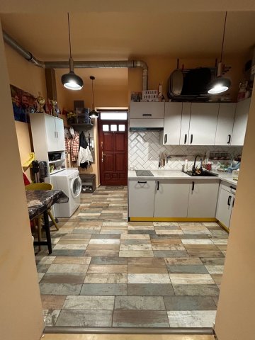 Eladó téglalakás, Szegeden, Öthalom utcában 39.9 M Ft, 1 szobás