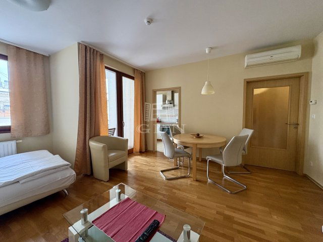 Eladó téglalakás, Budapesten, VI. kerületben 109.18 M Ft