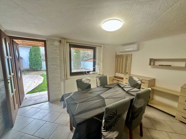 Kiadó családi ház, albérlet, Szegeden 250 E Ft / hó, 3 szobás