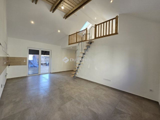 Eladó családi ház, Veszprémben 89 M Ft, 2 szobás