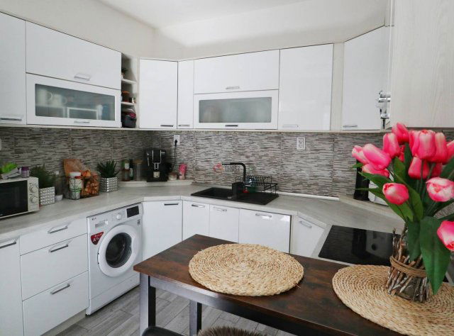 Eladó téglalakás, Szegeden 66.9 M Ft, 4 szobás