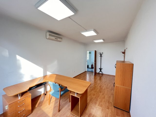 Kiadó iroda, Kaposváron, Raktár utcában 199 E Ft / hó, 2 szobás