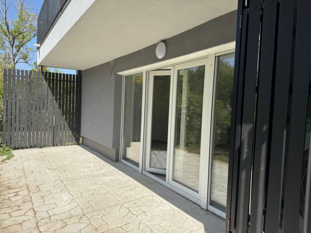 Eladó téglalakás, Balatonfűzfőn, Balaton körúton 73 M Ft