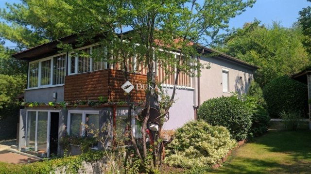 Eladó családi ház, Szentendrén 124.9 M Ft, 3 szobás