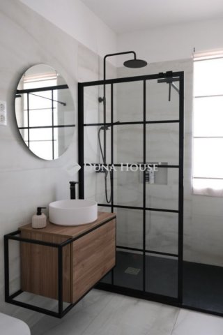 Eladó családi ház, Szentendrén 220 M Ft, 5 szobás