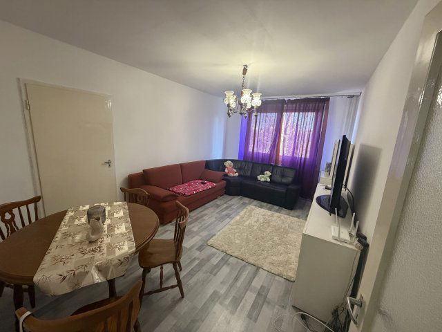 Eladó téglalakás, Szegeden 21.9 M Ft, 1+2 szobás