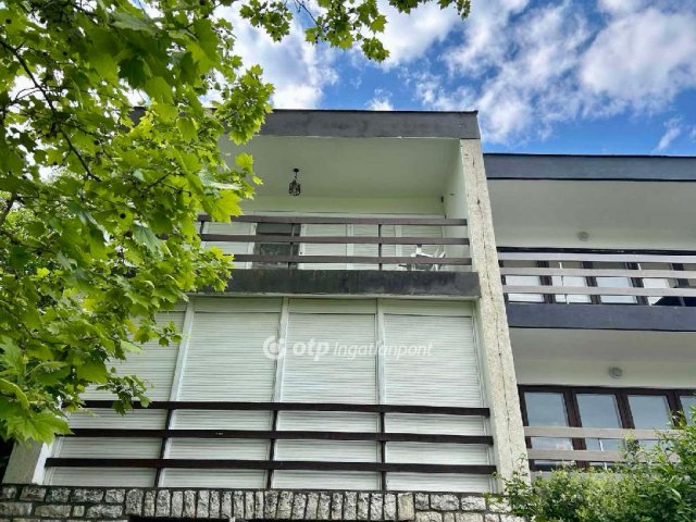 Eladó téglalakás, Tihanyban 152 M Ft, 1 szobás