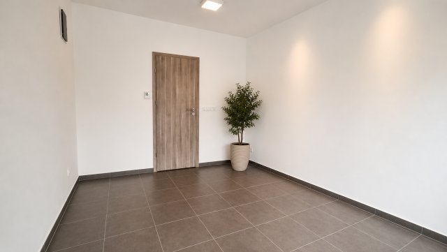 Eladó üzlethelyiség, Nyíregyházán 15.99 M Ft, 1 szobás