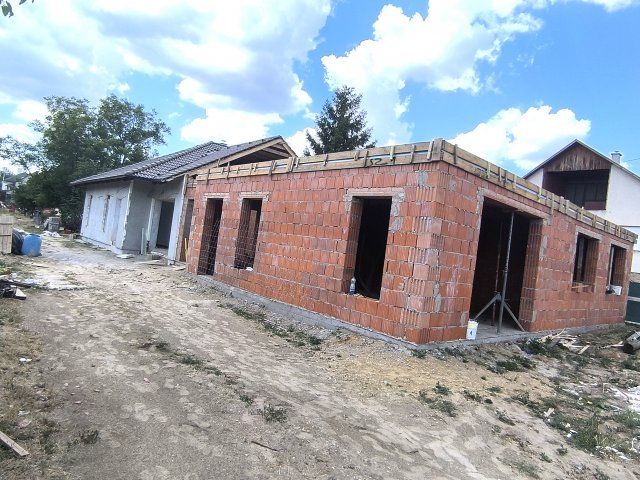 Eladó ikerház, Őrbottyánban 94.9 M Ft, 4 szobás
